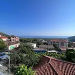 Dhoma Plazhi Husi