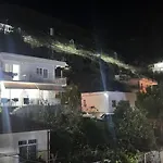 Dhoma Plazhi Husi