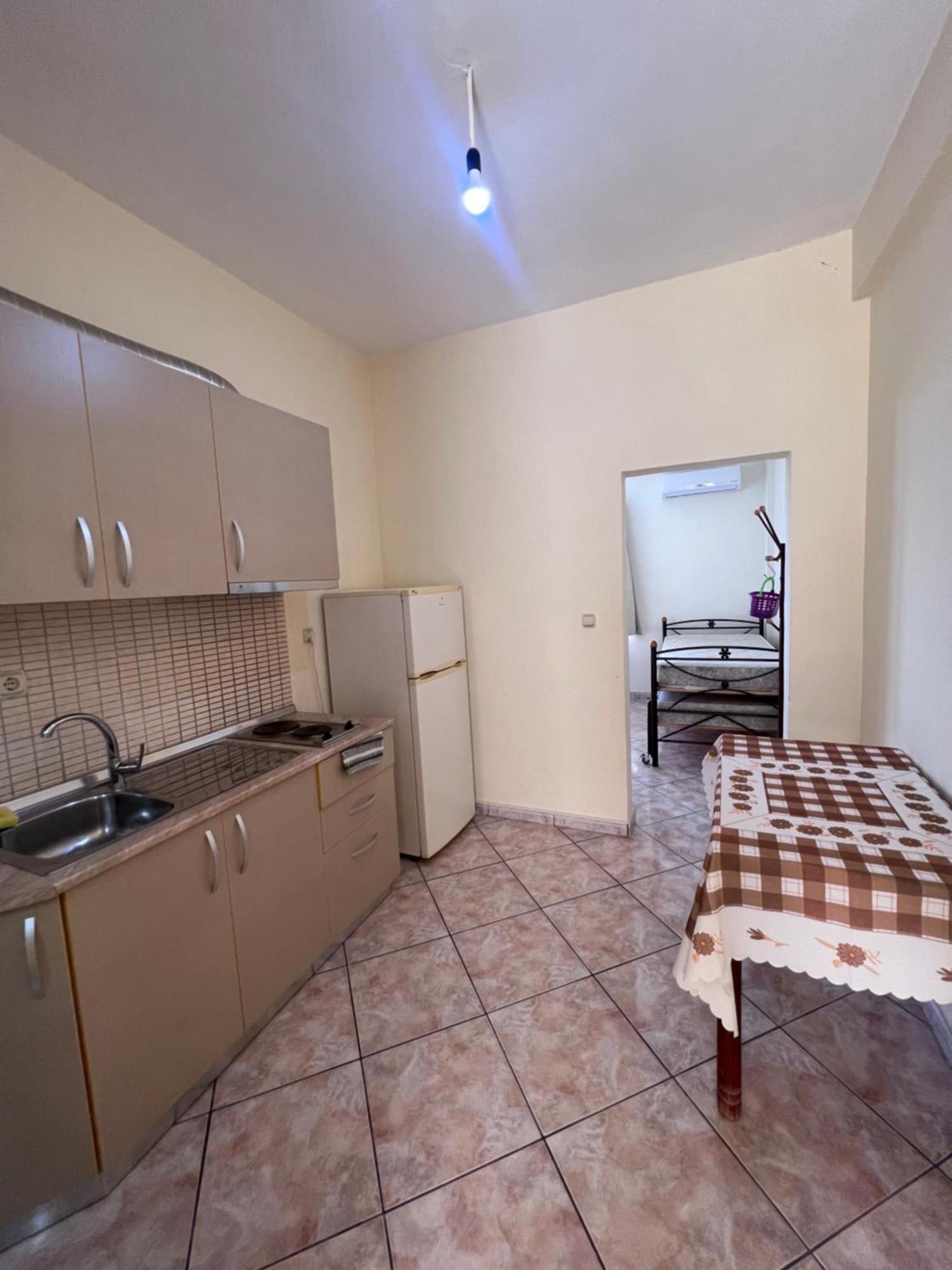 Dhoma Plazhi Husi Alloggio in famiglia